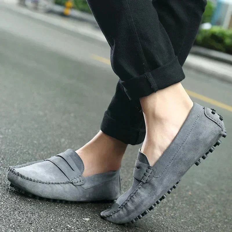 Chaussures décontractées à enfiler en daim